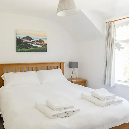 Country Home, 10 Minute Walk To The Perranporth